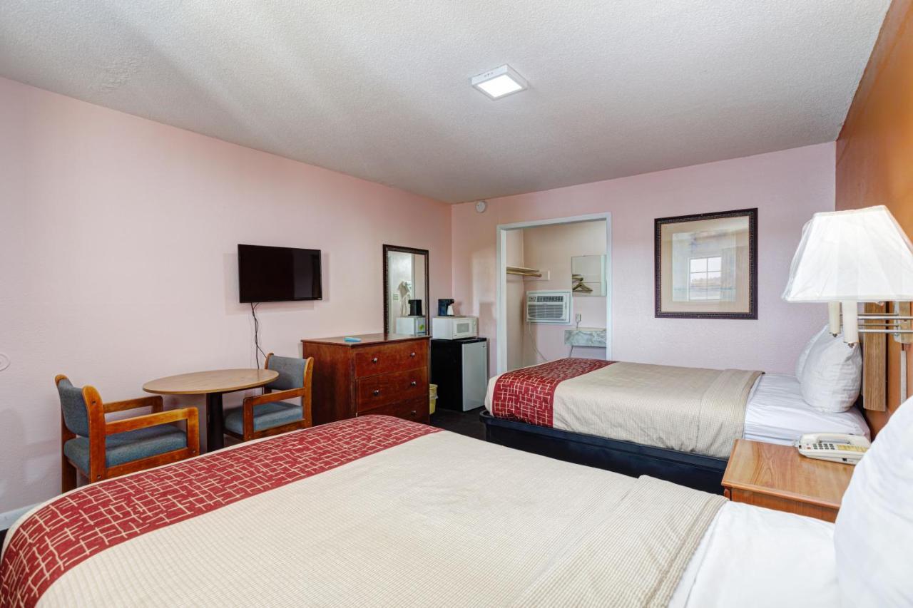 Fayetteville Regency Inn المظهر الخارجي الصورة