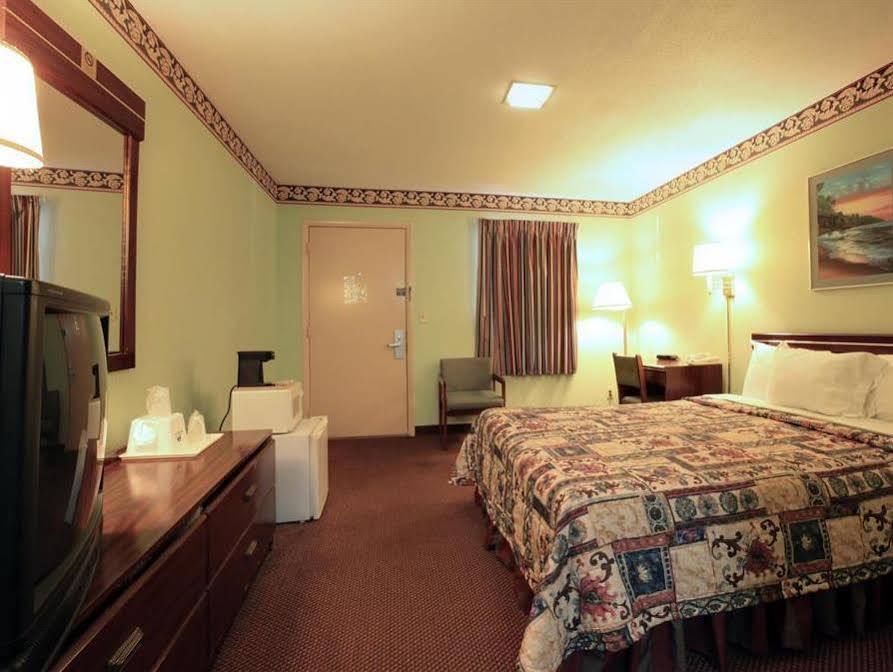 Fayetteville Regency Inn المظهر الخارجي الصورة